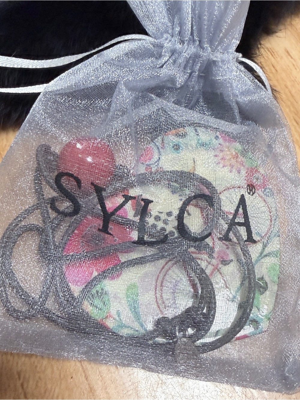 SYLCA RESIN HEART GIRL ON ON BICYCLE LEATHER ADJUSTABLE NECKLACE - Picture 5 of 5